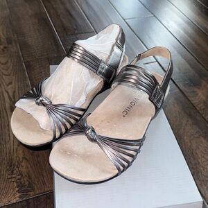 Vionic NWT Talulah Strappy Comfort Sandal Metallic Pewter 9.5 wide‎